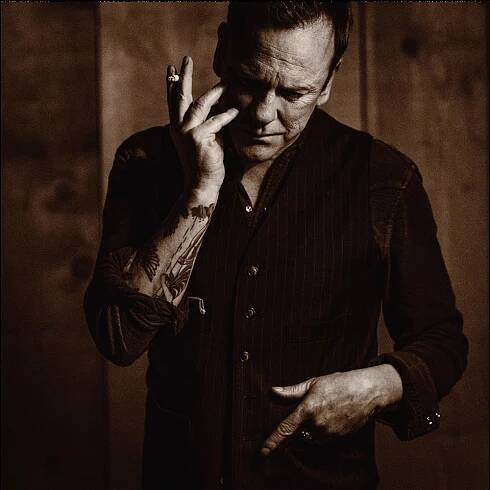 Herec Kiefer Sutherland přiveze do Lucerna Music Baru svoje písničky