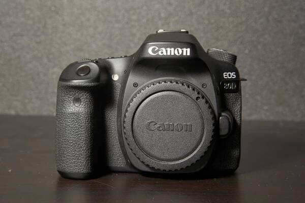 Canon EOS 80D - Foto