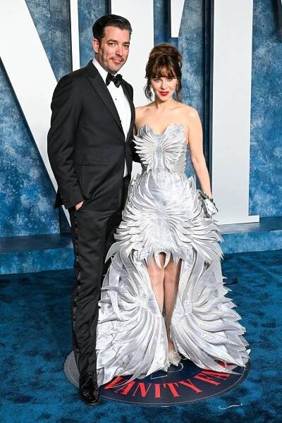 Zooey Deschanel, Jonathan Silver Scott Are Engaged! Proposal Details