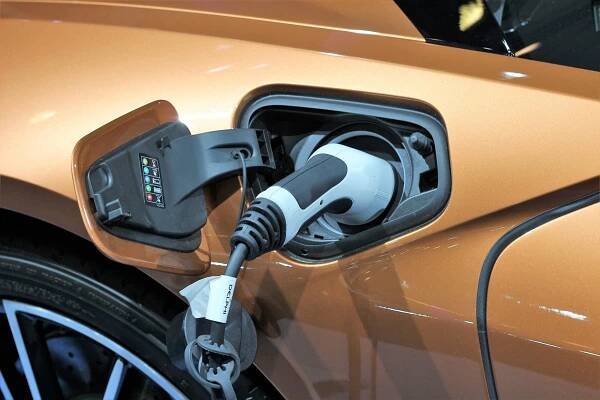 Elektrická auta jsou méně spolehlivá než spalovací vozidla