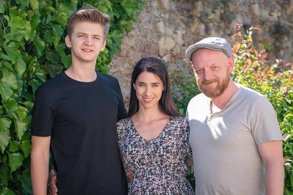Pozrite si oficiálne fotografie k seriálu Zlatá Rybka: Rodinka ako sa patrí!