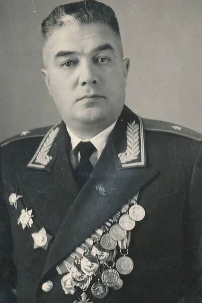 Lebeděv, Sergej Vasiljevič : L