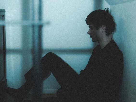 Alec Benjamin Examines Social Distancing in New Song "Six Feet Apart"