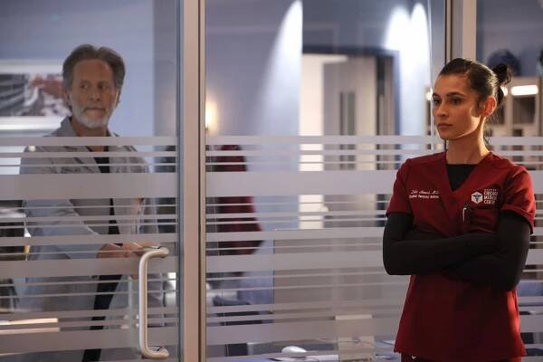 Nemocnice Chicago Med - These Are Not the Droids You Are Looking For - Z filmu - Steven Weber, Sophia Ali