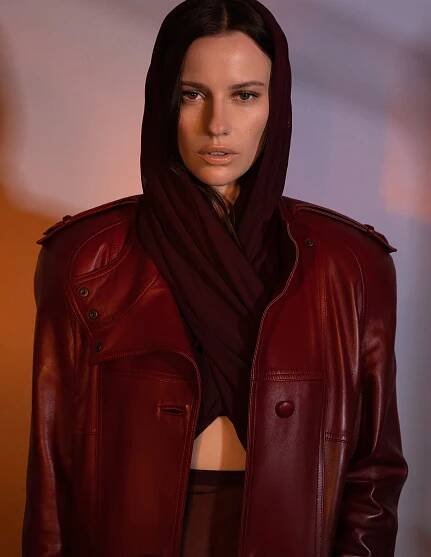 Lucy Warren — The Only Agency