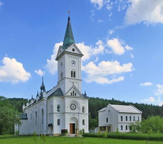 Kostel a fara