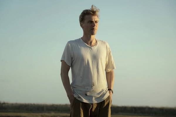 Vykopávky - Z filmu - Johnny Flynn