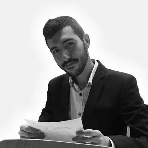 Alejandro López Canorea en blanco y negro