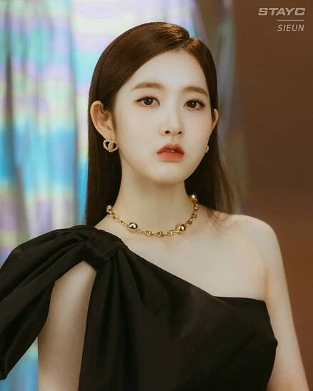 Member STAYC Sieun