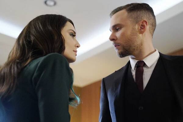 Agenti S.H.I.E.L.D. - Co když... - Z filmu - Mallory Jansen, Iain De Caestecker