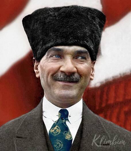 Muž, který změnil Turecko. Atatürk po 85 letech ožívá na kolorovaných fotografiích
