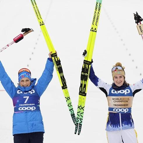 Slzy a zlost v ženském skiatlonu. Výhra Švédky jako prostředníček Norům