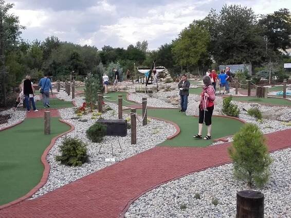 Permanentky na 5 či 10 vstupů na pirátský minigolf