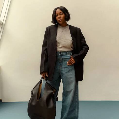 How to Style Baggy Jeans