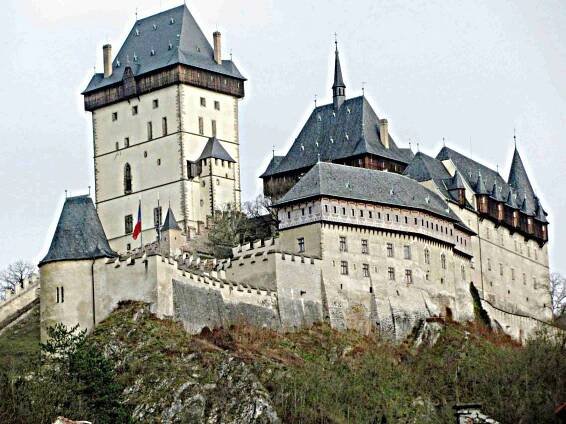 Na hrad lze výjimečně zajít i za tmy