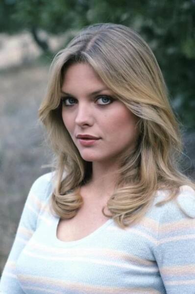 Michelle Pfeiffer at Her Peak: Stunning Photos from the 1980s and Early 1990s