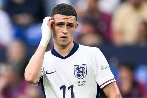 Arsenal told to make shock move for Phil Foden as Man City struggle to offload Jack Grealish