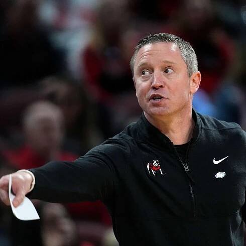 Mike White hopes to end dreadful Georgia basketball curse
