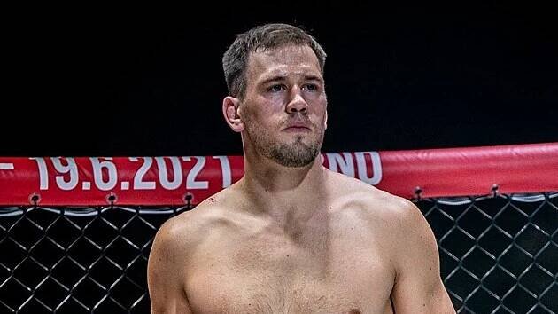 Viktor Pešta si brousí zuby na titul!