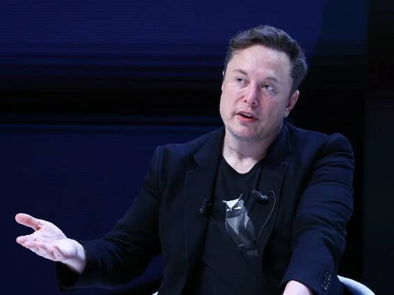 ‘Tell Him to Get Lost’: Musk’s Dad Urges Public to Ignore His Son