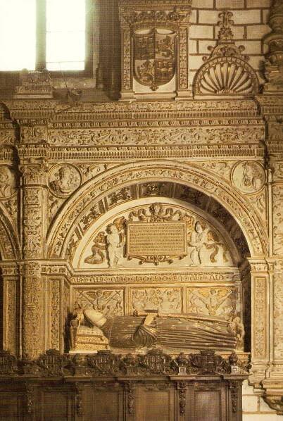 Soubor:Sepulcro de Enrique III, rey de Castilla y León. Capilla de los Reyes Nuevos de la Catedral de Toledo.jpg