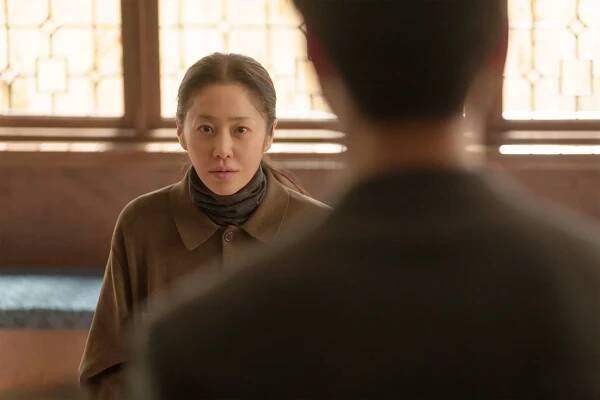 Queen Mantis Episode 1 Review: A Thrilling Start to This Drama