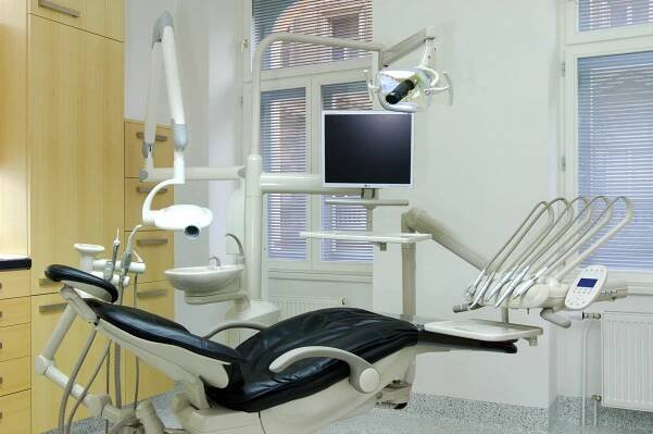 PŠTROSSOVA Medical Centrum, Zubař 