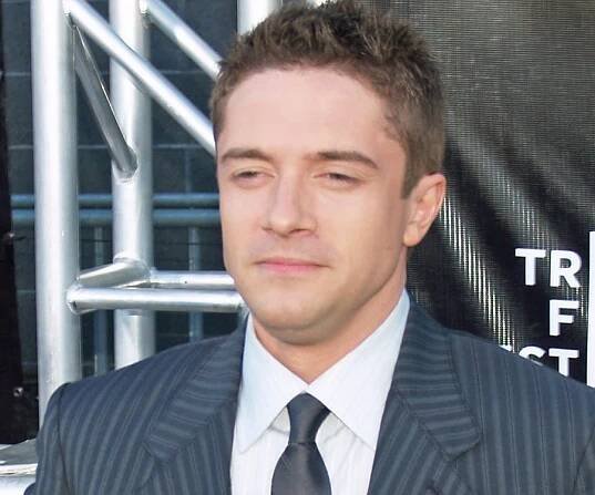 Topher Grace Biography - Facts, Childhood, Family Life & Achievements