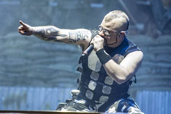 PODÍVEJTE SE: Sabaton se představil v amfiteátru