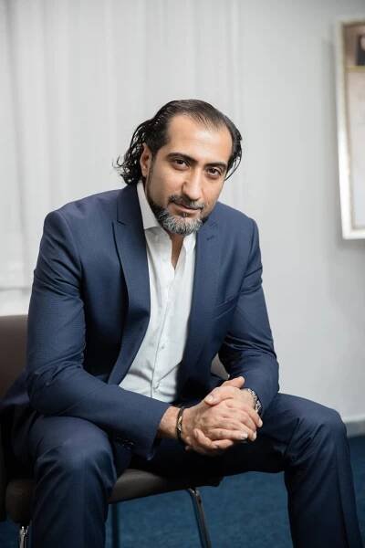 Zpívající lékař ze SuperStar Ali Amiri (41): Svatba a narození prvního dítěte!