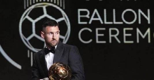 Argentínsky futbalista Lionel Messi získal ôsmykrát Zlatú loptu