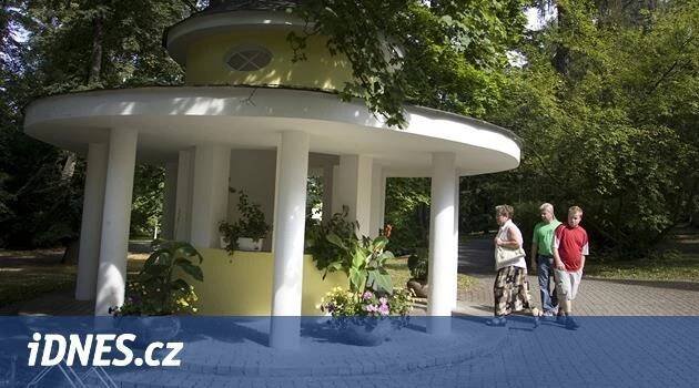 Servírka podala pacientce místo léčivého pramene louh, stíhá ji policie - iDNES.cz