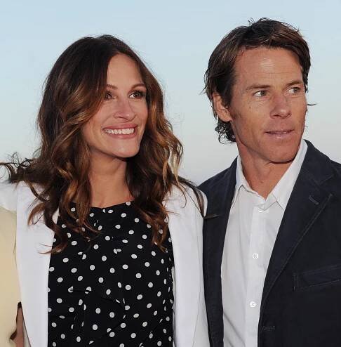 Julia Roberts talks 'joy' of life with husband Danny Moder and kids as she shares new photo