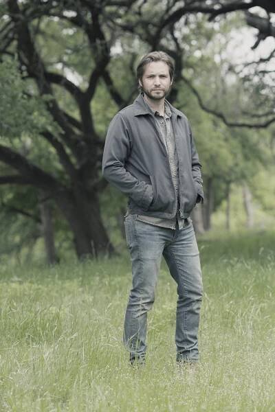 Aaron Stanford - Živí mrtví: Počátek konce - The Code - Promo