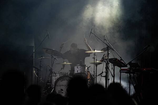 25.09.2021 The Dumplings - koncert Warszawa Progresja,n/z Mateusz Maciejewski perkusja,fot. Andrzej Wasilkiewicz/REPORTER