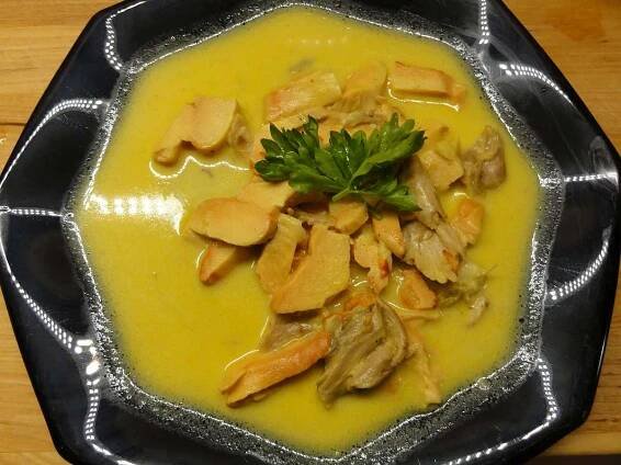 Jak uvařit houbu sírovec ve smetanové omáčce s kari | recept na omáčku | jaktak.cz