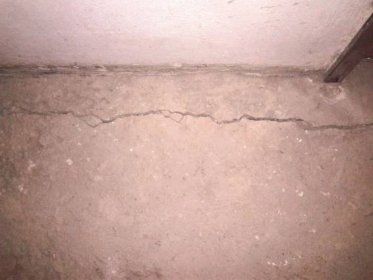 Čím opravit trhliny v betonu