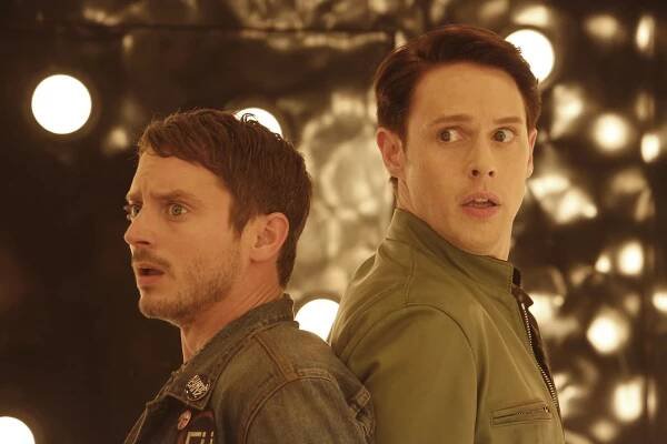 Dirk Gently's Holistic Detective Agency - Watkin - Z filmu - Elijah Wood, Samuel Barnett