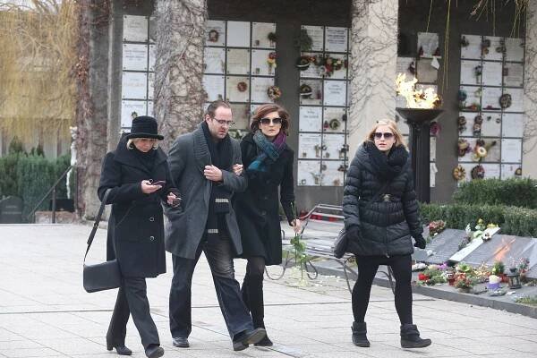 Hercova dcera Zuzana Mixová se synem Ondřejem Brouskem a jeho manželkou Annou Remkovou.