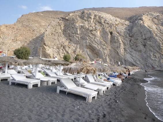 Pláž Perissa - ostrov Santorini