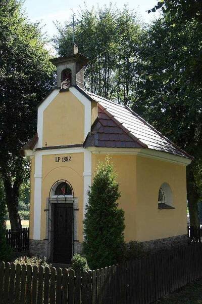 Čeština: Kaple v Prosenické Lhotě, okr. Příbram. English: Chapel in Prosenická Lhota, Příbram District.