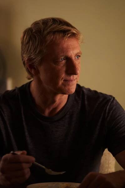 Cobra Kai - Slitování, 2. část (S02E01) (2019)