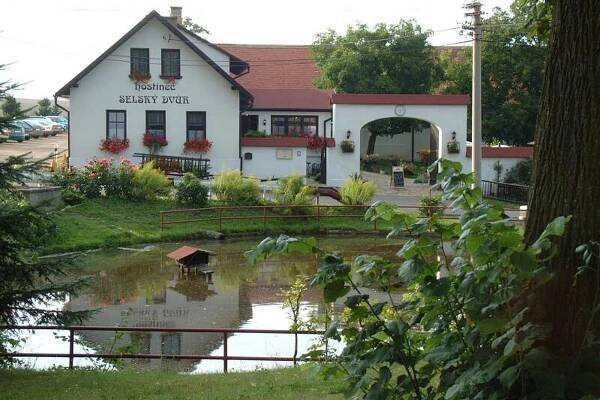 Hostinec Selský dvůr foto 1