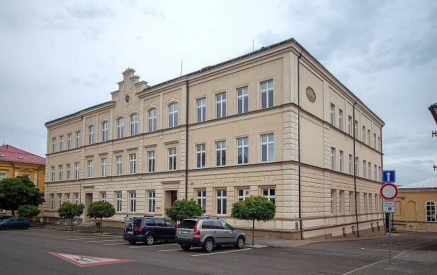 Soubor:Varnsdorf škola.jpg