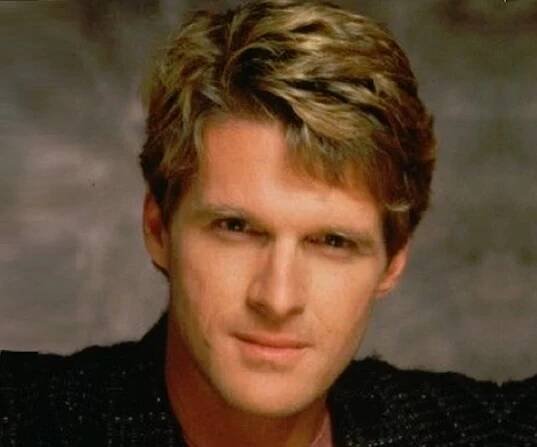 Dean Paul Martin Biography - Facts, Childhood, Family Life & Achievements