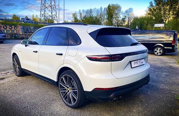 PORSCHE CAYENNE E-HYBRID