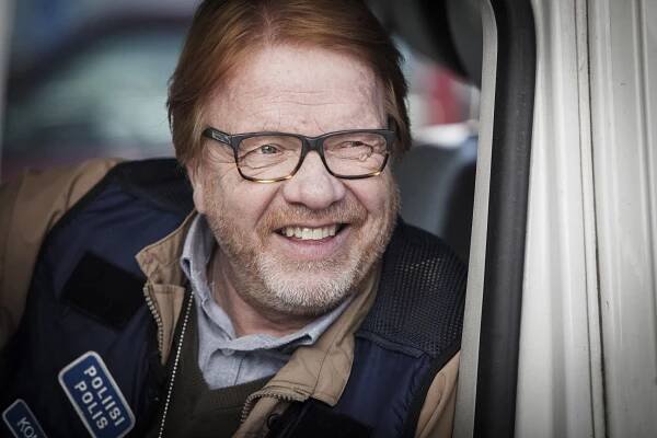 Kummeli esittää: Kontio & Parmas - Hikinen iltapäivä (S01E01) (2018)