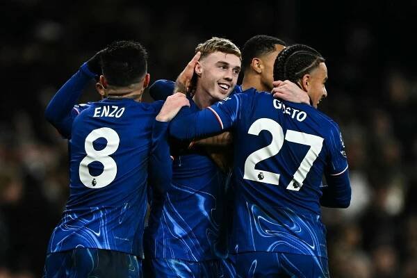 Chelsea našla svého Panenku a slaví divokou výhru. Arsenalu vzal radost z vítězství VAR