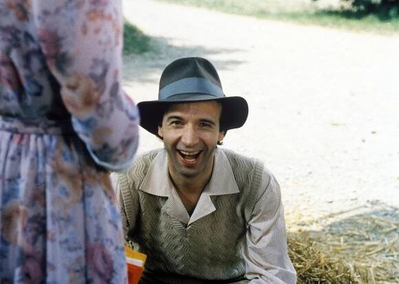 Život je krásný - Z filmu - Roberto Benigni