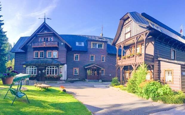 Špindlerův Mlýn v Hotelu Tři růže ***+ se snídaní či polopenzí, finskou saunou a slevou na masáž a atrakce